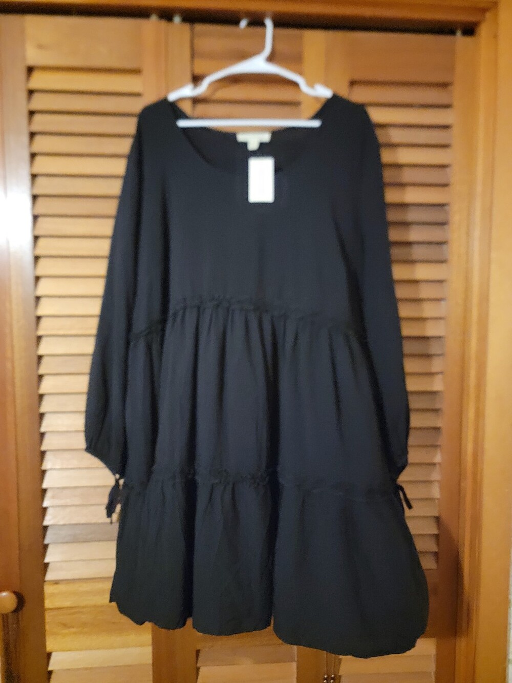 Women's Black Tiered Long-Sleeve Dress